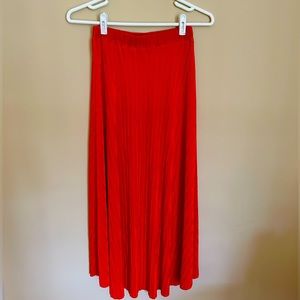 Pleated Red Highwaisted skirt